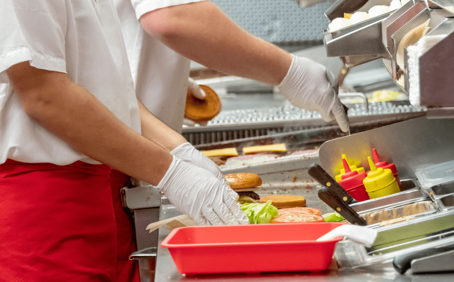 Restaurateur dans la cuisine